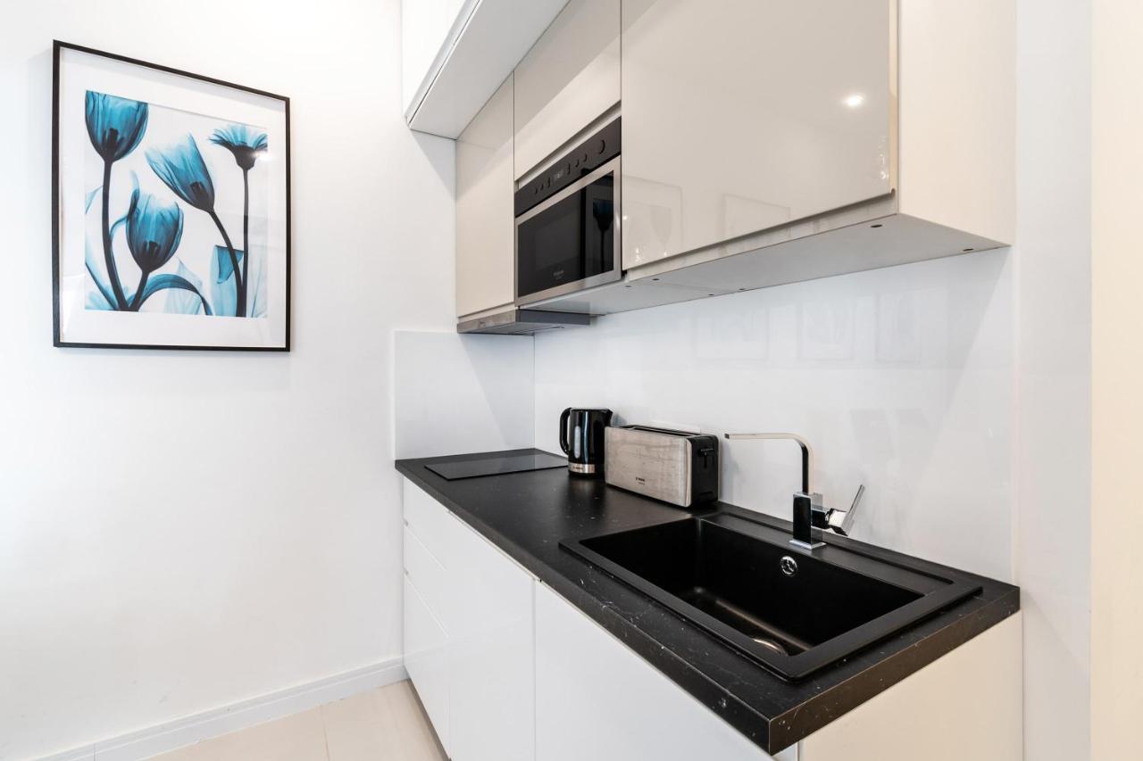 Quiet Very Central & Stylish Apt Budapest Luaran gambar